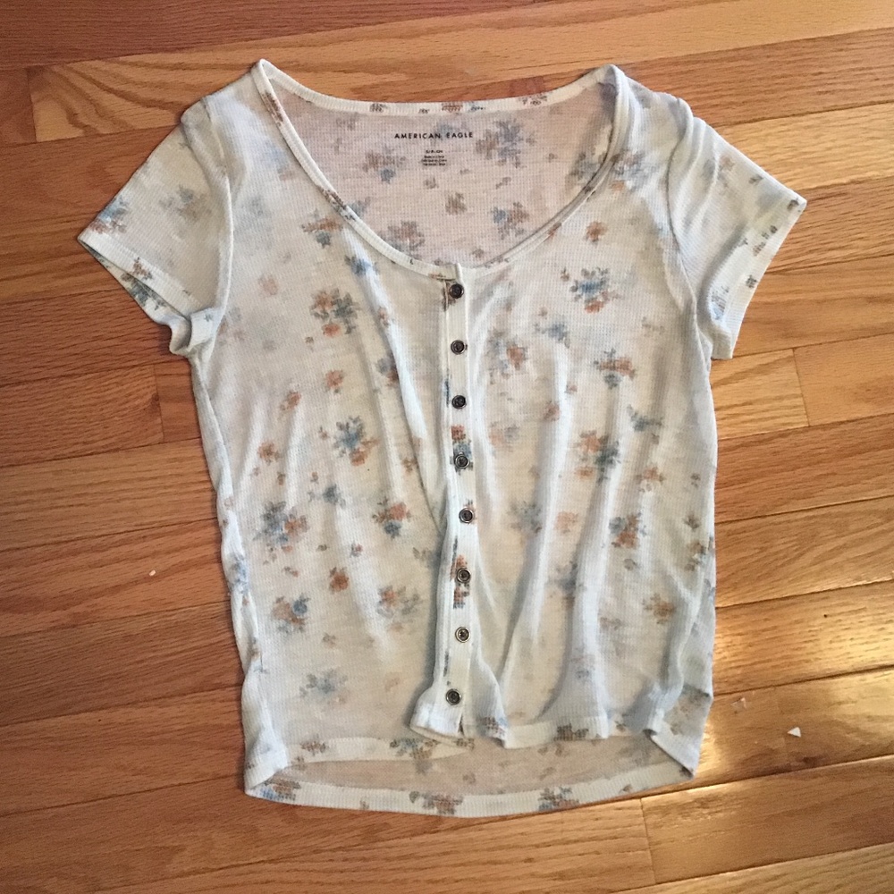 American Eagle White Floral shirt